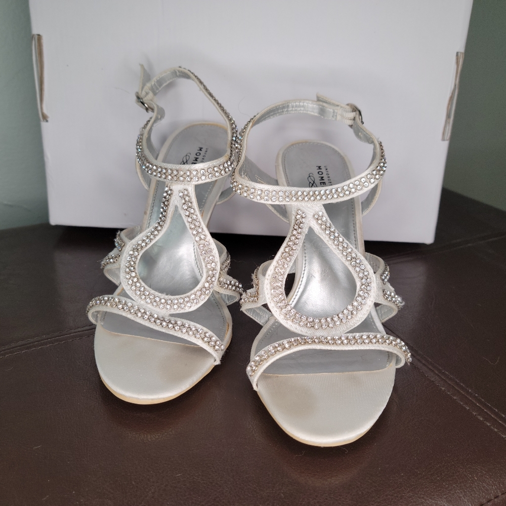 Unforgettable Moments size 5.5 heels